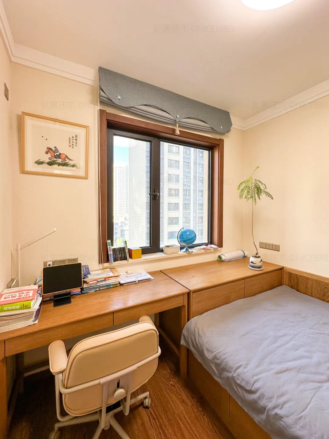 太原业主三居室,120m²里双轨客厅布局和精细小卧室,邻居看完就被种草! 1 太原业主三居室,120m²里双轨客厅布局和精细小卧室,邻居看完就被种草! 第1张案例图片