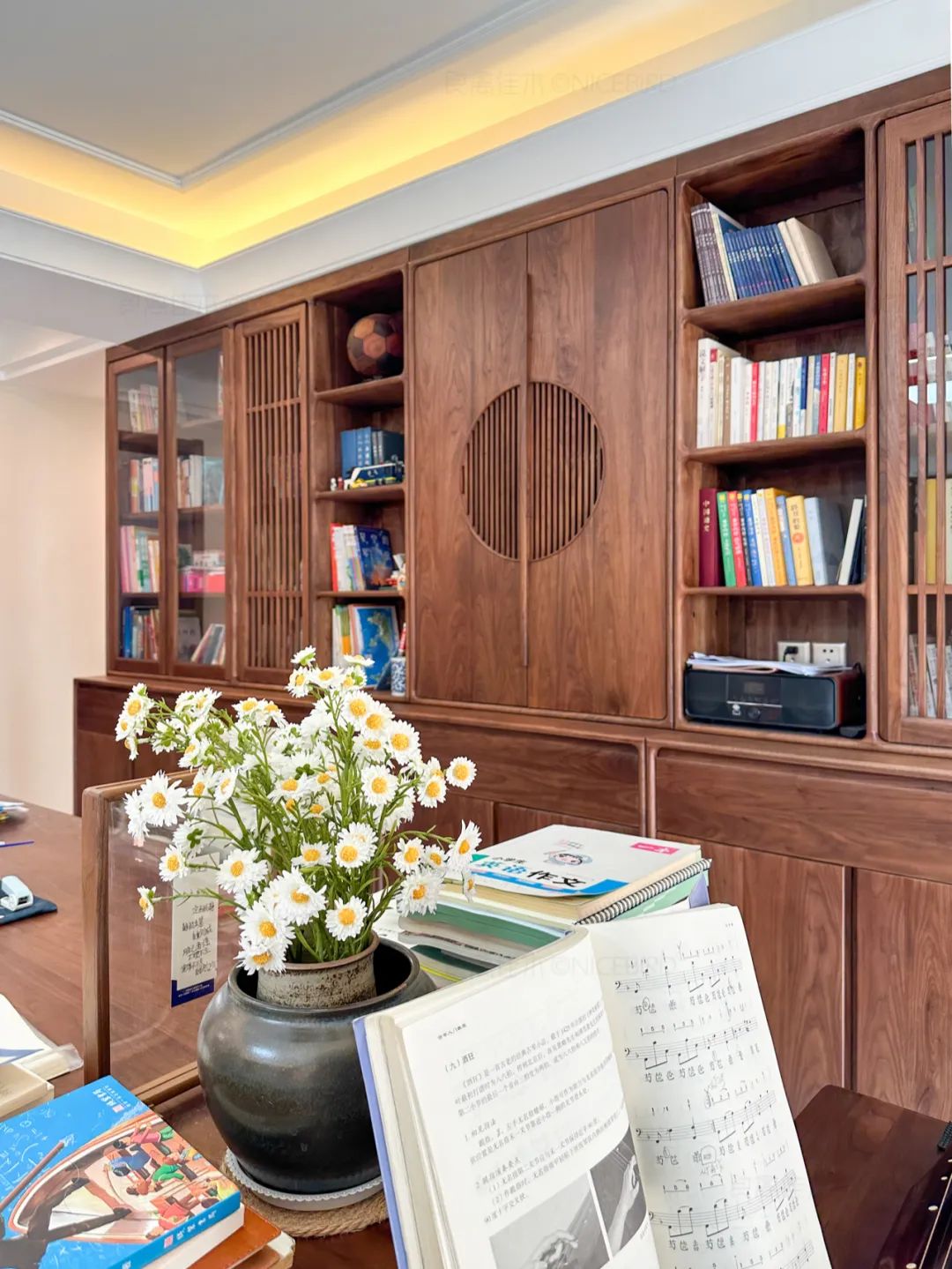 太原业主三居室,120m²里双轨客厅布局和精细小卧室,邻居看完就被种草! 2 太原业主三居室,120m²里双轨客厅布局和精细小卧室,邻居看完就被种草! 第2张案例图片