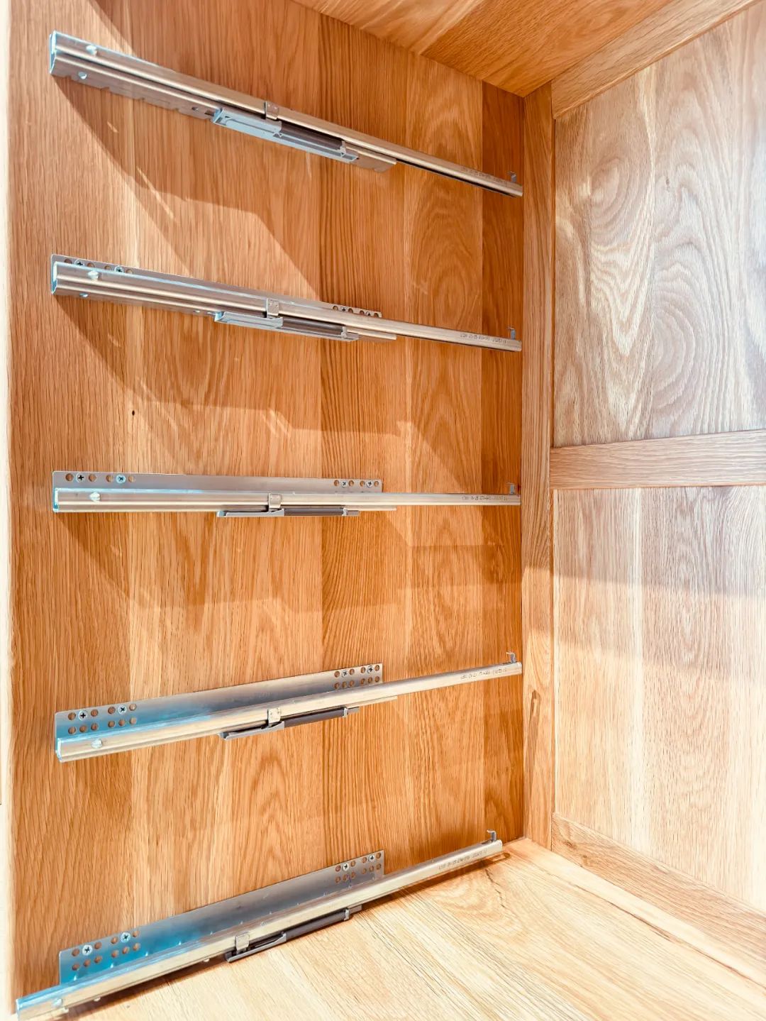 金属滑轨VS木滑轨怎么选? 3 金属滑轨VS木滑轨怎么选? 第3张案例图片