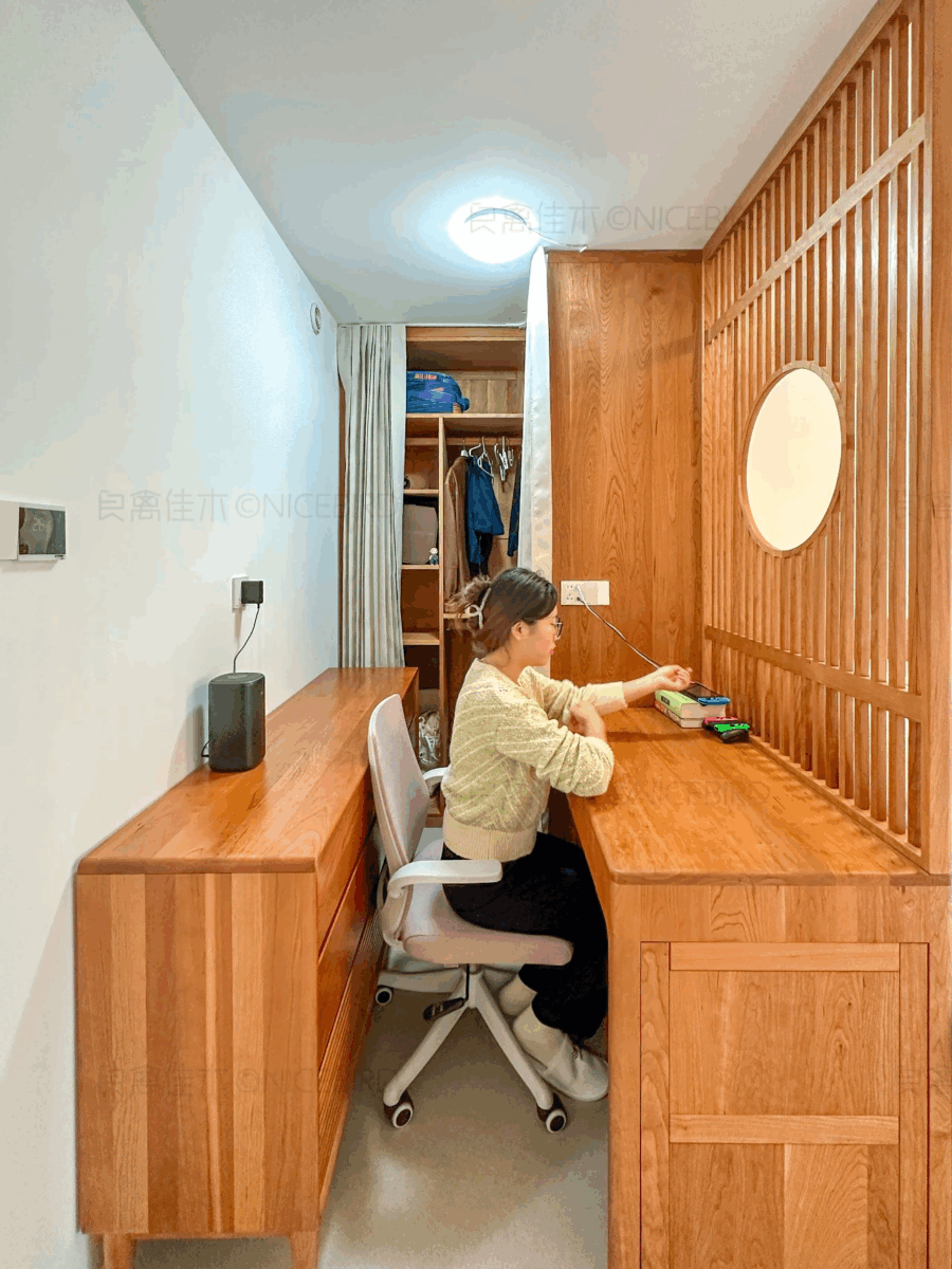 床旁3㎡隔出衣帽间+书房,理想卧室不止用来睡觉 - -
