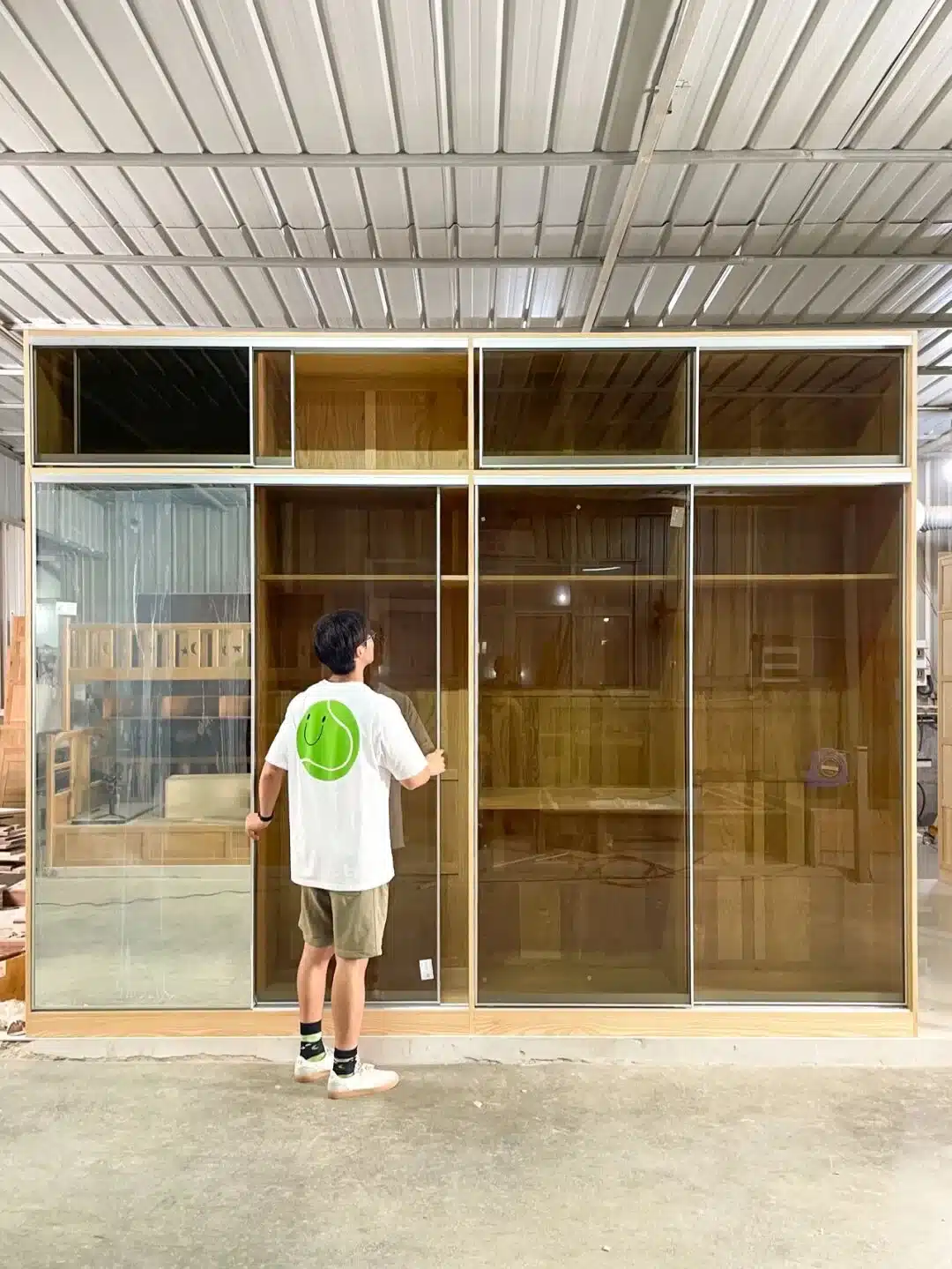 客厅C位滑梯大书柜，两面通顶超高衣帽间，你向往的都在这里