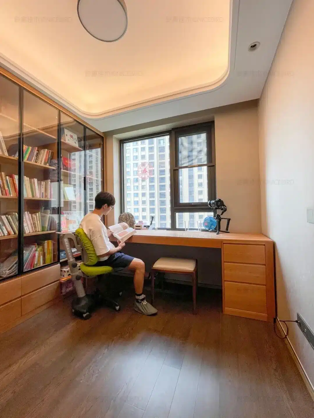 8㎡书房两面书墙，9㎡儿童房上下铺衣柜，小空间利用典范