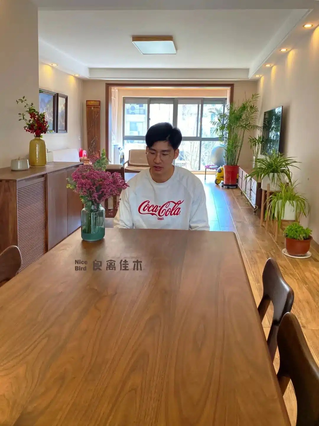 简单有温度，江苏业主大三居，把原木质感铺满全屋