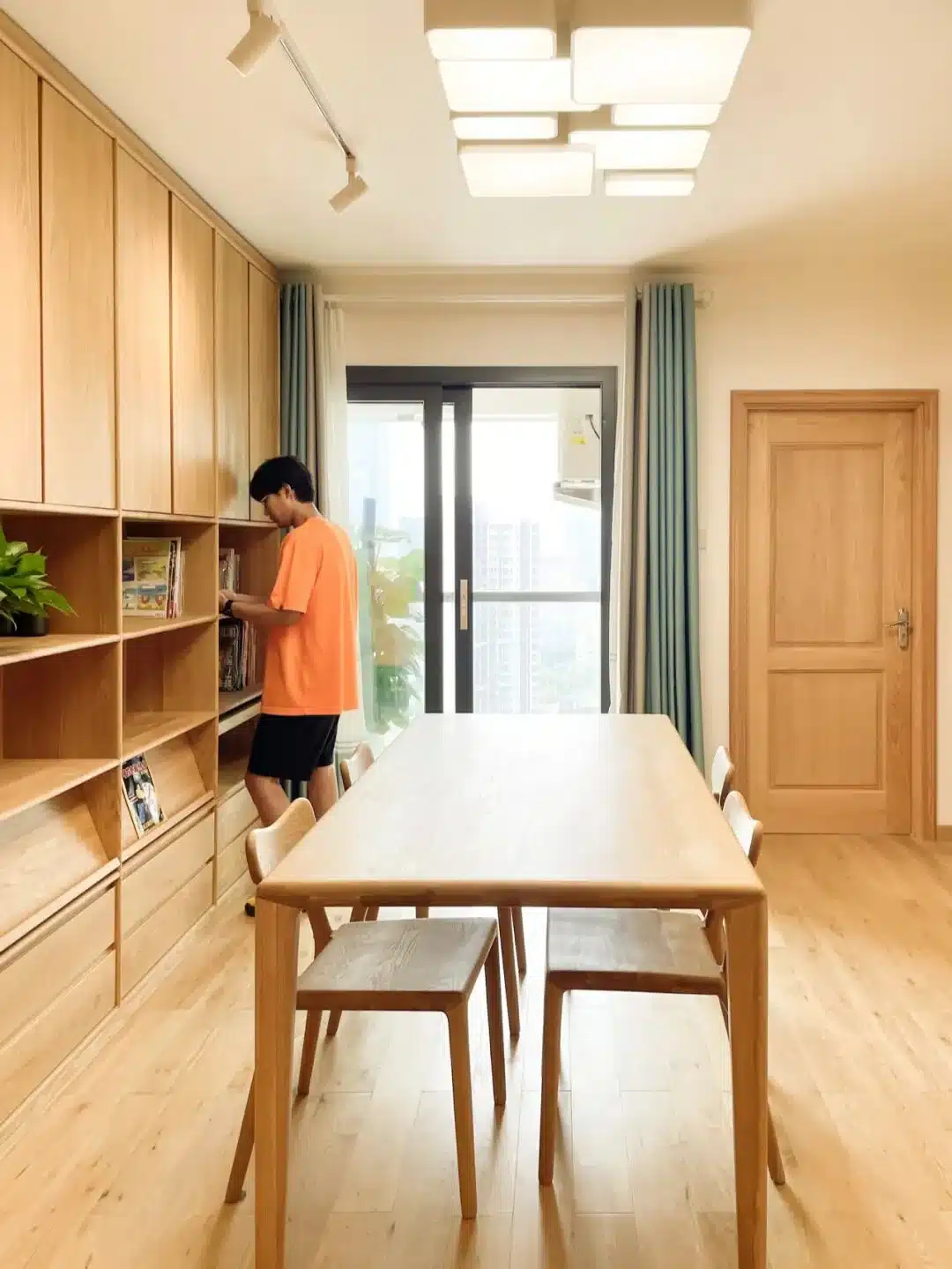广州两居学区房，一体两柜让客厅秒变超大书房