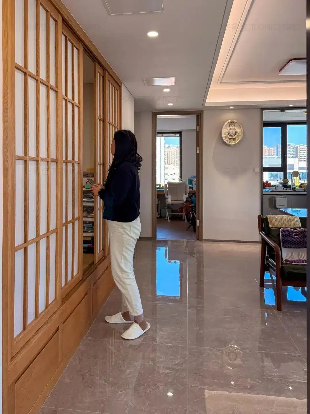 杂物间变多功能榻榻米房，邻居都想抄作业