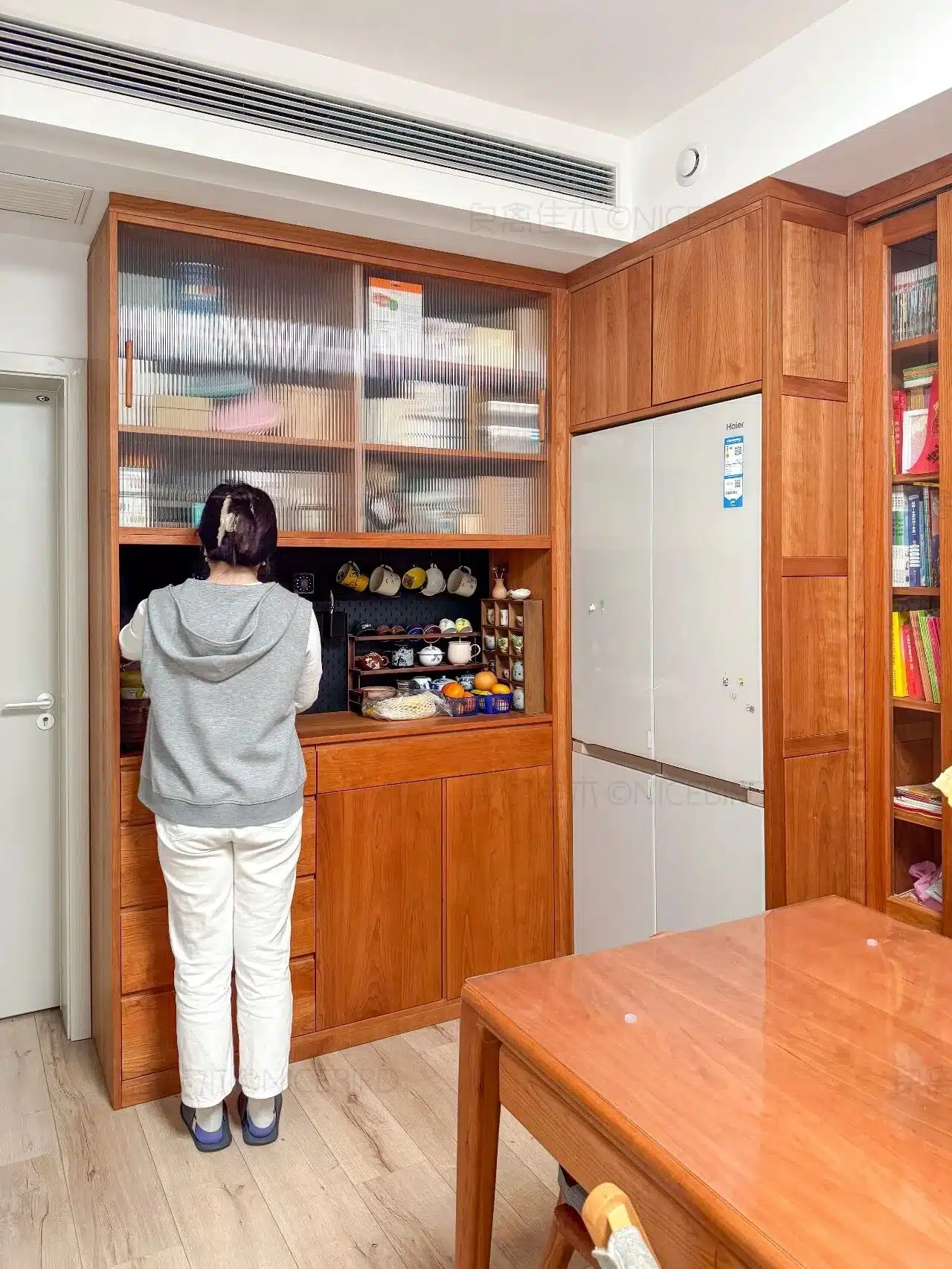 小户型客餐厅一体，5种功能塞进一个空间